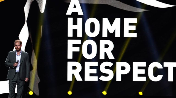 Prince Harry receives a standing ovation as he opens Invictus Games in Germany